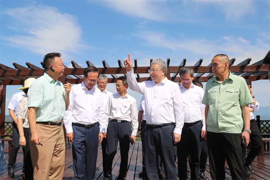 2024.06.23全國政協(xié)副主席、民盟中央常務副主席、中國科學院院士、清華大學副校長王光謙蒞臨金徽股份視察.jpg