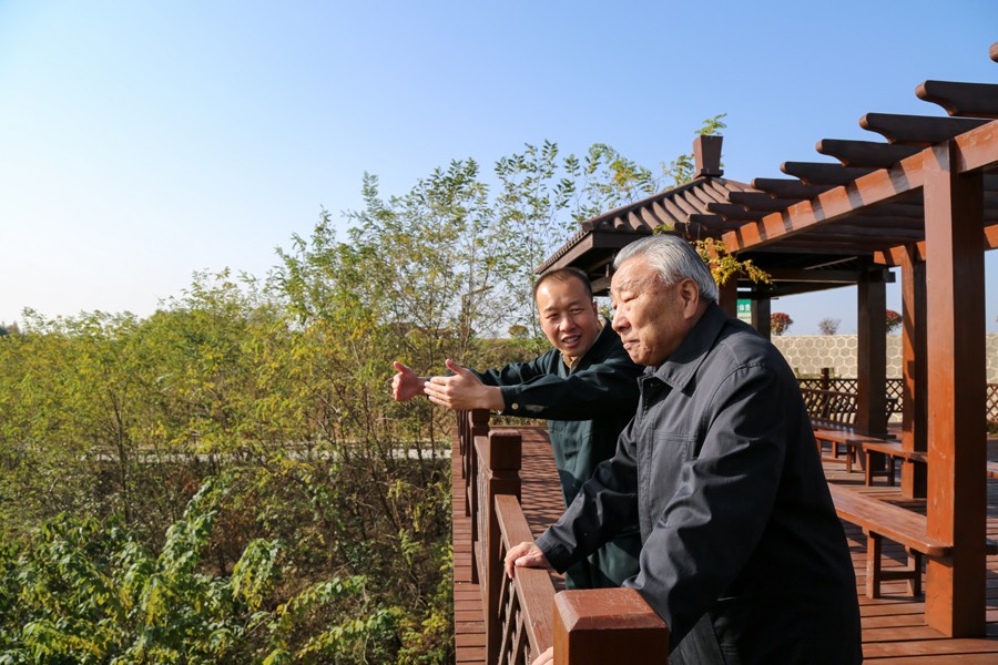 21-2019年10月，國家水利部原副部長王守強參觀金徽股份時盛贊：金徽股份是綠色礦山、文明礦山、美麗礦山。.jpg
