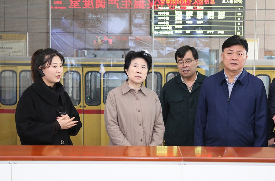36-2023年3月，省生態(tài)環(huán)境廳黨組書記蘇君蒞臨金徽股份調(diào)研綠色礦山及“兩山”實踐創(chuàng)新基地建設情況。.jpg