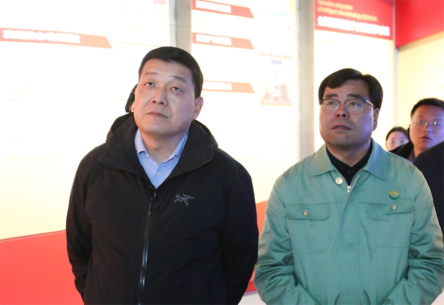 38-2023年12月，民建甘肅省委員會主任委員，全國政協(xié)委員，甘肅省政協(xié)常委，省生態(tài)環(huán)境廳廳長，省核安全局局長葛建團蒞臨金徽股份調(diào)研。.jpg