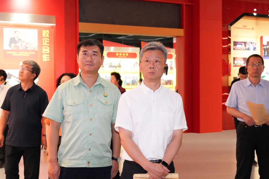 2024.06.23全國政協(xié)委員、省政協(xié)副主席、民盟甘肅省委會主委劉仲奎蒞臨金徽股份調(diào)研.jpg